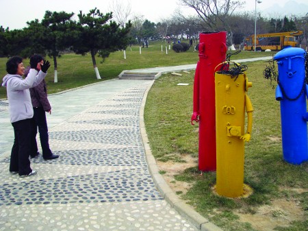青島雕塑園四易其主無人維修