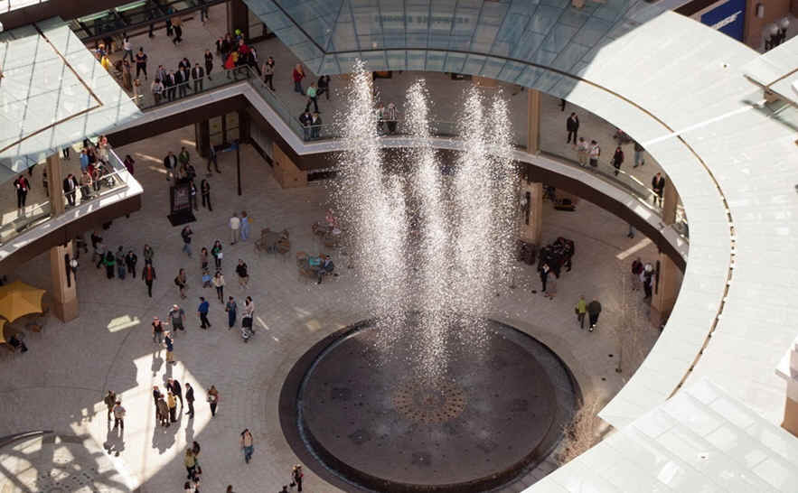 美國“城市溪流中心”購物中心