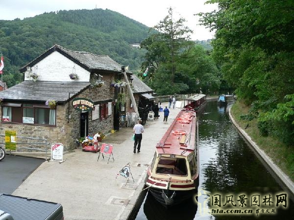 旁特斯沃泰水道橋與運(yùn)河