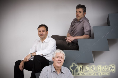 亨利·巴瓦教授與他的合作伙伴