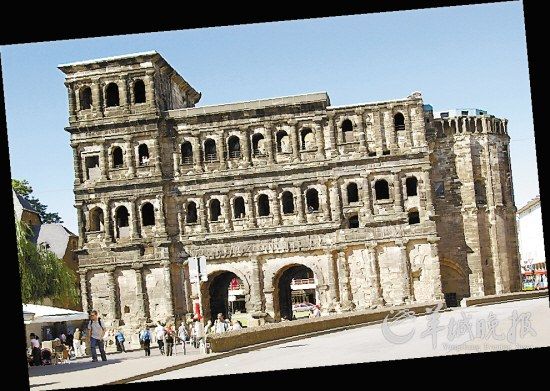 德國古城特里爾黑門南側(cè)