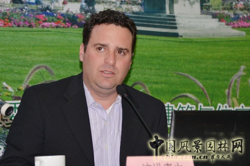 美國StudioOutside合伙人兼設計師薩爾瓦多