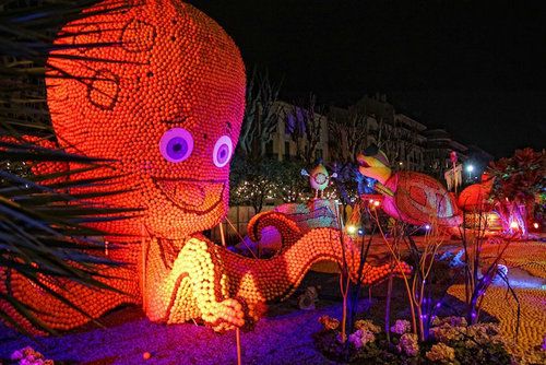 法國芒通檸檬節(jié)上的雕塑作品