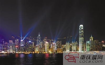 幻彩詠香江聲光秀。