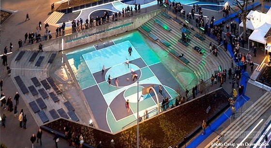 由雨水集成的水上廣場:荷蘭鹿特丹雨水廣場