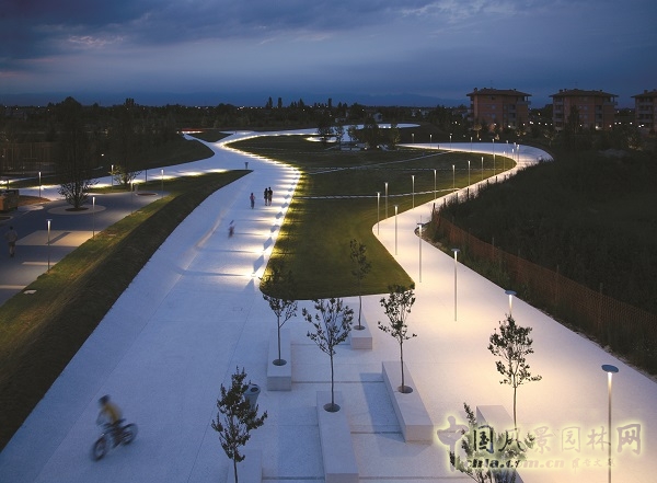 案例賞析：意大利圣多納迪皮夫市社區(qū)公園
