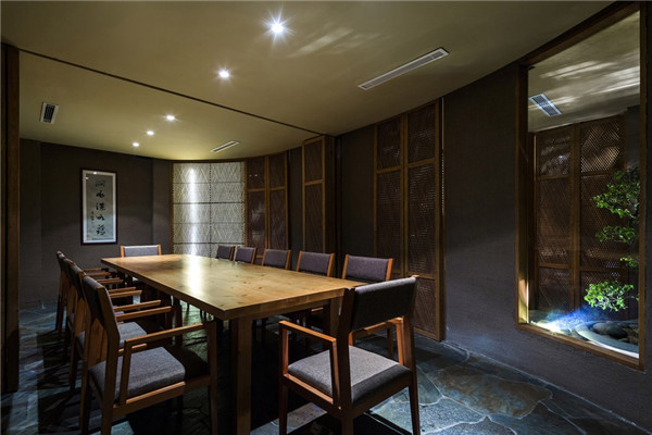 光之屋，光之舞－河內(nèi)餐廳設(shè)計