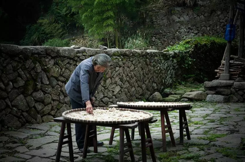 鄉(xiāng)村景觀：要望得見山，看得見水，記得住鄉(xiāng)愁。