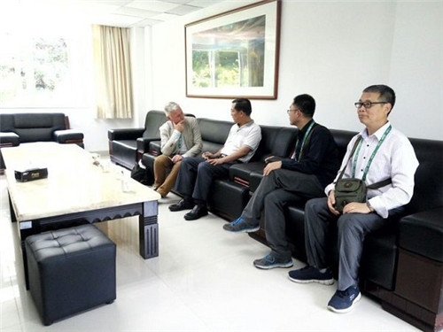 澳大利亞植物學家訪問梧桐山風景名勝區(qū)