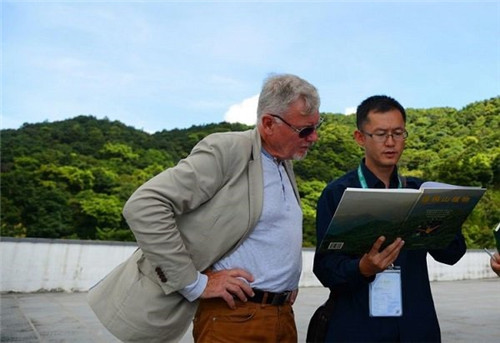 澳大利亞植物學家訪問梧桐山風景名勝區(qū)