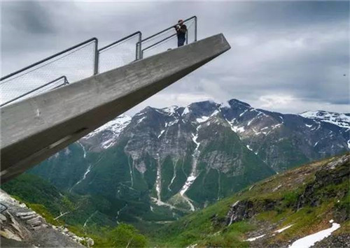 為了讓你看個(gè)風(fēng)景，建筑師有多拼