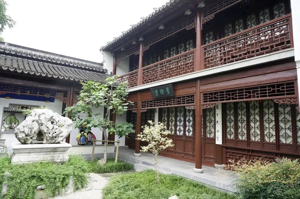 瞻園的驕傲與放縱——新瞻園的放縱