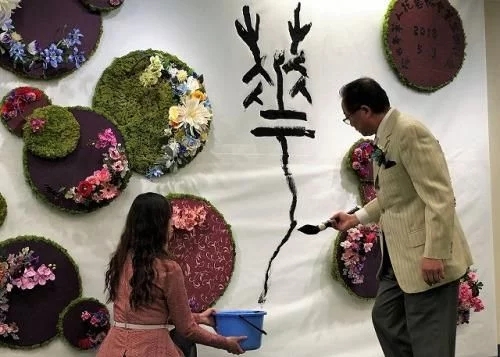 全日本華人花藝協會舉辦花展 