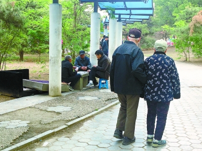 家門(mén)口的公園”最該適老