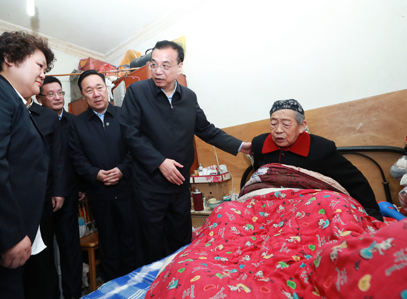 李克強西安考察老舊小區：改造后不光要好看