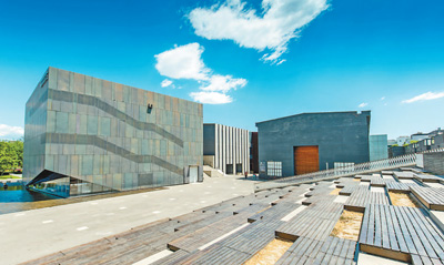 在北京五環外，走進藝術“中間”