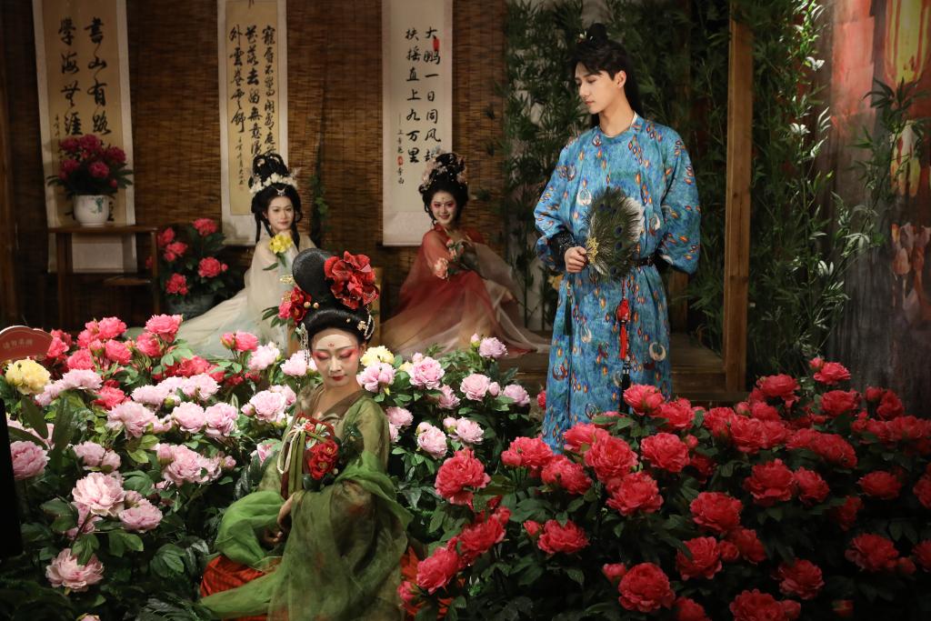 “花樣”文旅激活“春日經(jīng)濟(jì)”