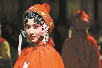 《游園驚夢》入園林：情中含景才能景中生情