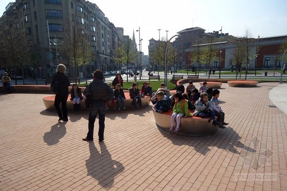 Balmori Associates設計的巴克斯廣場 中國風景園林網