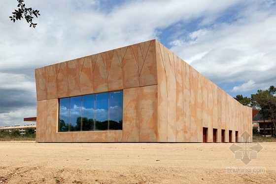 西班牙EspaiRidaura中心綠色屋頂