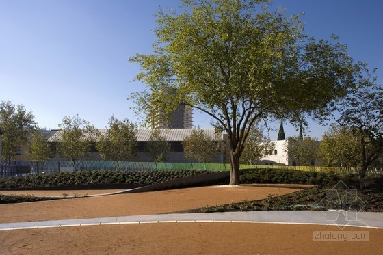 西班牙格蘭納達(dá)的ERAS DE CRISTO公共空間場(chǎng)地規(guī)劃