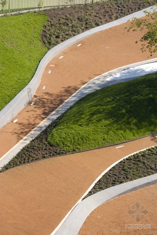 西班牙格蘭納達(dá)的ERAS DE CRISTO公共空間場(chǎng)地規(guī)劃