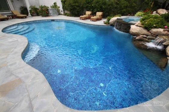 自由形態泳池的景觀設計