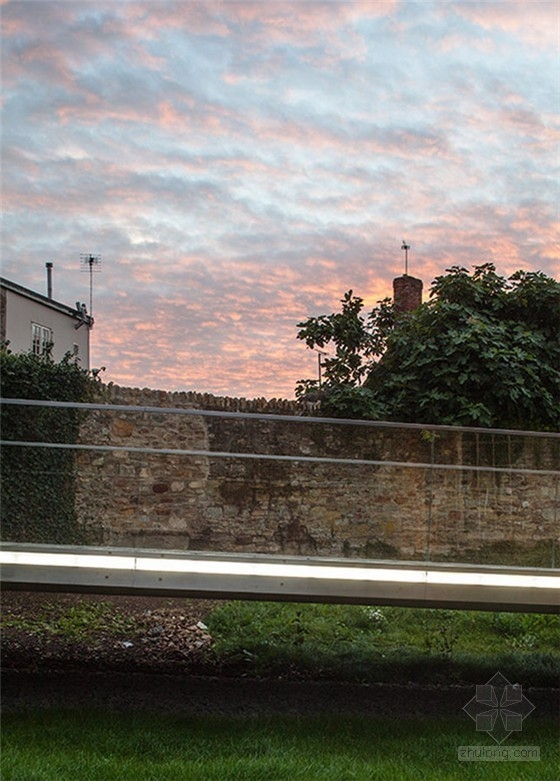 美國(guó)麻省陶頓市城堡綠橋