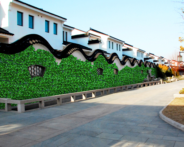 可是對于我們的生命活動卻有著舉足輕重的作用。如同食物中的維生素一樣,有人稱之為“空氣維生素”,更有人認為負氧離子與人類長壽有關,稱它為“長壽素”。其實,我們可以感受到負氧離子的存在。