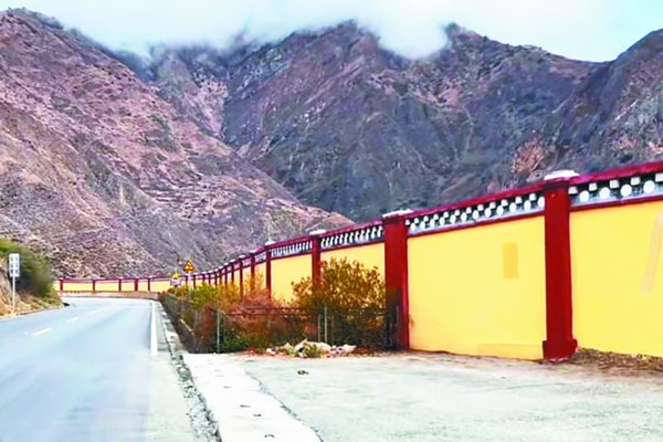 景區(qū)設圍“擋”住了誰的步伐？